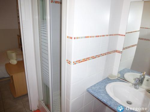 Photo n&deg;5 de :Libre 17 mai Studio 25m�, confort,prox plages(100m), tt com., ville close, WiFi, C