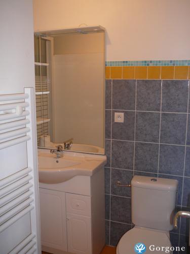 Photo n&deg;9 de : Joli T3, b.de mer, pr�s ville close, tt com., 100m plages, WjFi