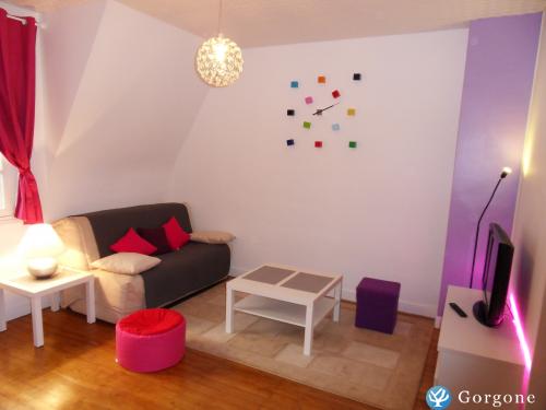 Canap convertible et coin TV