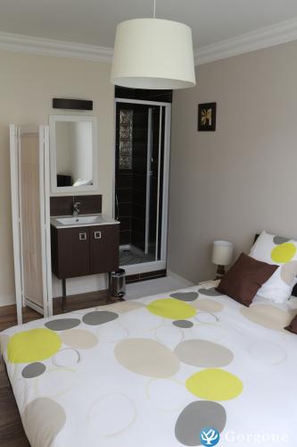 Photo n°4 de :Maison jardin clos  proche grande plage et thermes marins.wifi gratuit