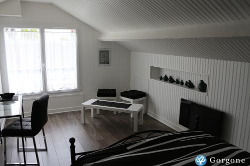 Photo n°5 de :Maison jardin clos  proche grande plage et thermes marins.wifi gratuit