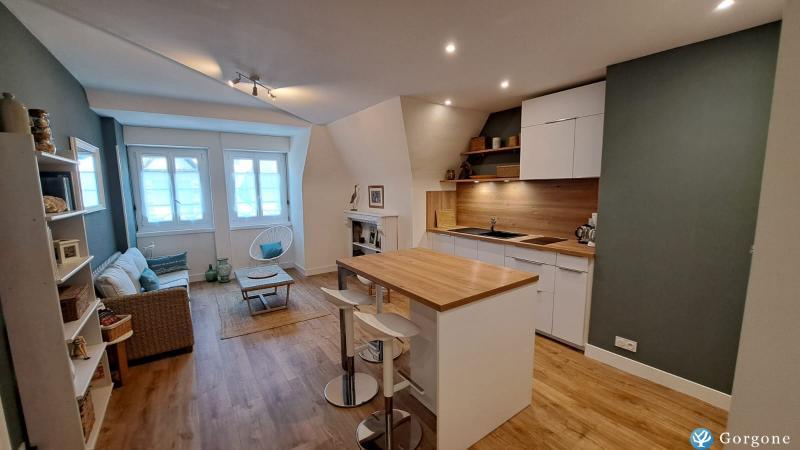 Sale - salon - cuisine ouverte