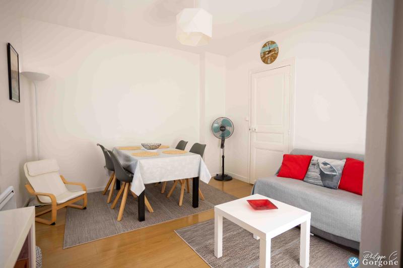 Photo n°4 de :Appartement T3, 49m terrasse 22m,350m de la plage, WIFI GRATUIT.