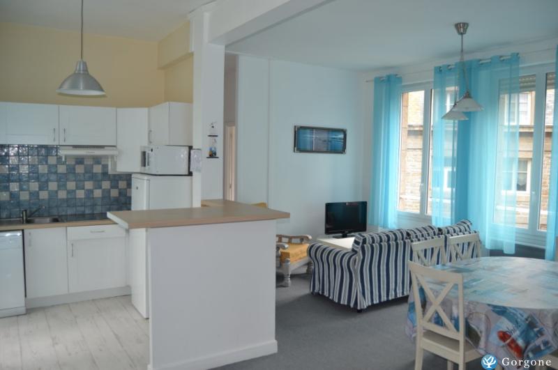 Photo n&deg;1 de :SAINT MALO Intra-Muros - 3 pi�ces - 100 m de la mer