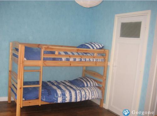 Chambre 2 avec 2 petits lits superposs