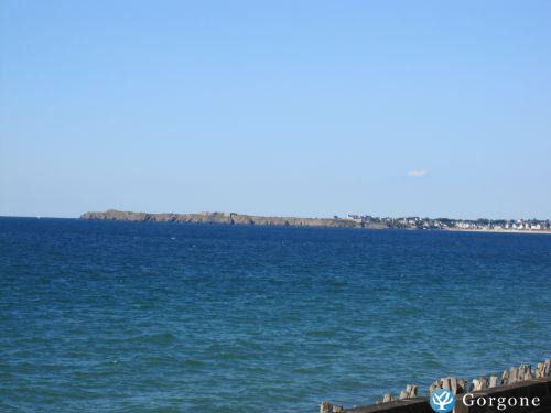 Photo n°1 de :Location  Saint Malo, les pieds dans l'eau et vue imprenable sur la plage du sillon